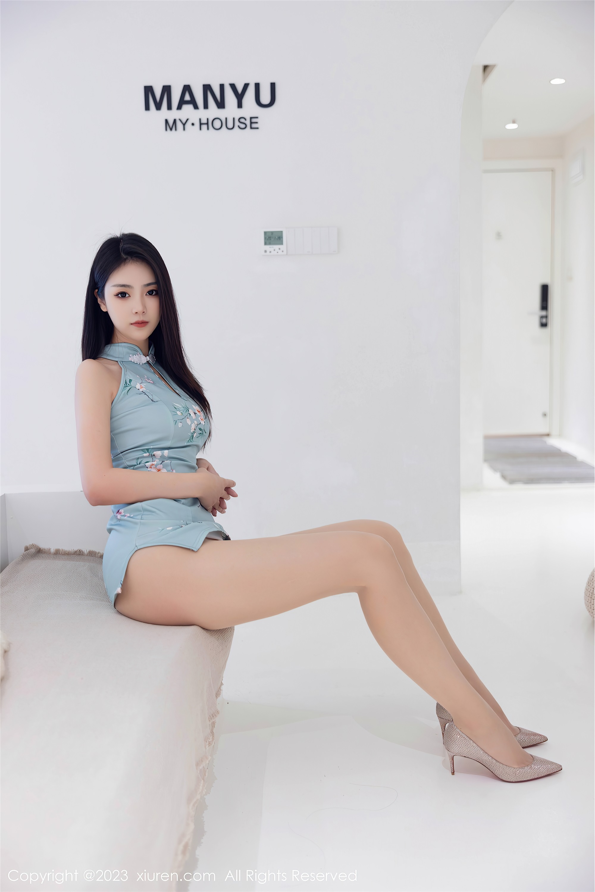 XiuRen秀人网  2023.07.12 NO.7067 可樂Vicky 丝袜